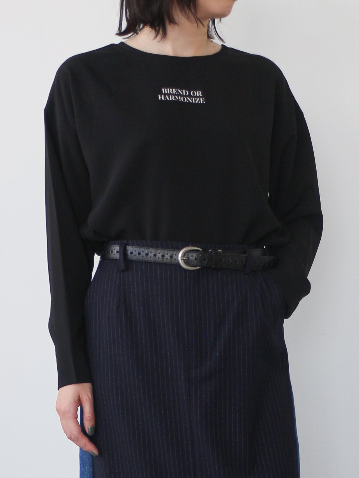 eru　2WAYロゴプリントプルオーバー