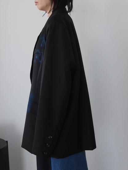 eru　スプレーロゴプリントジャケット