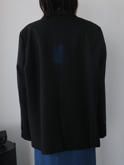 eru　スプレーロゴプリントジャケット