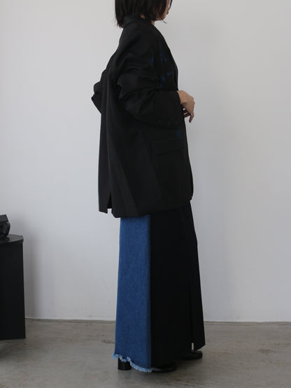 eru　スプレーロゴプリントジャケット