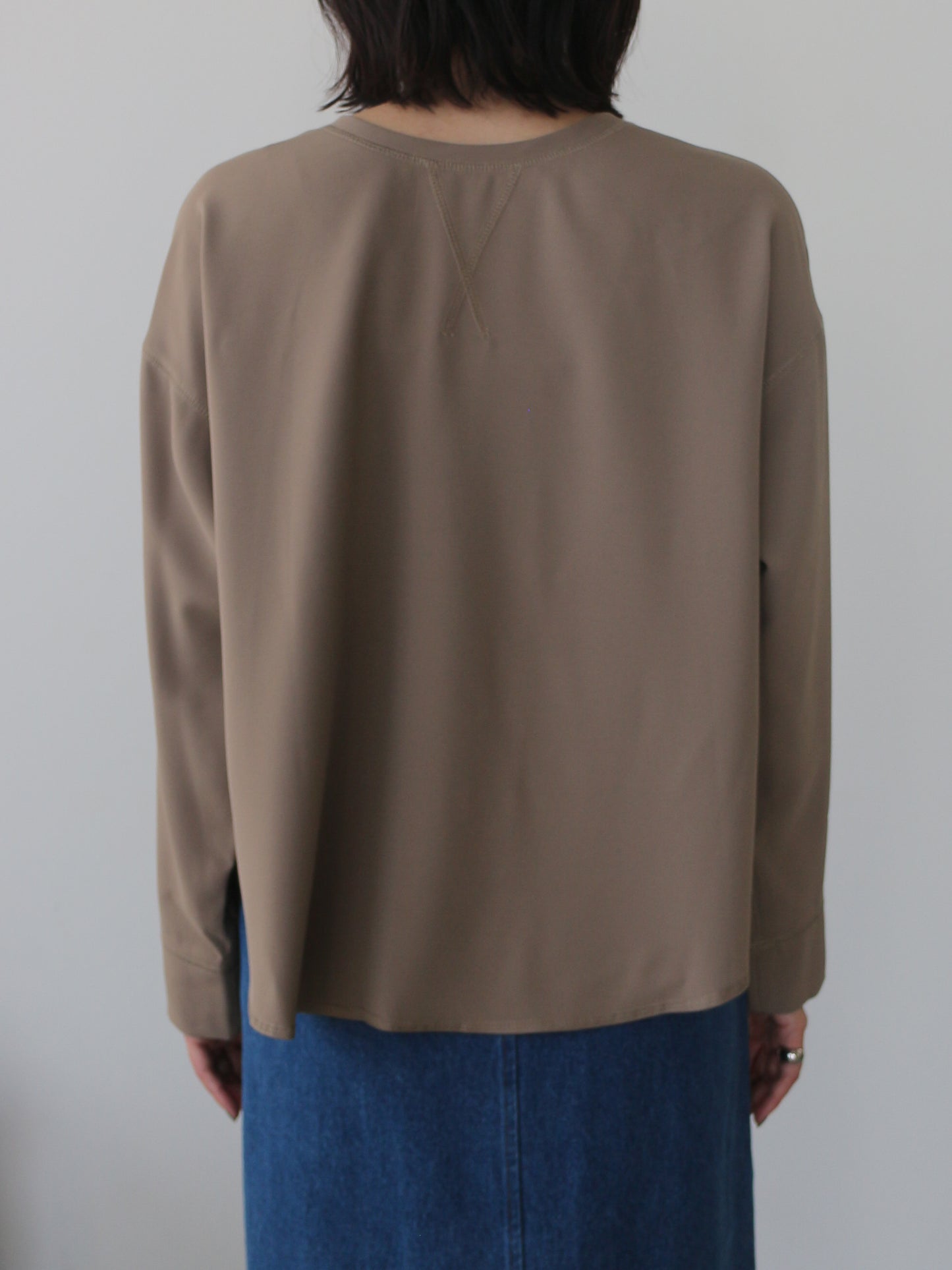 eru　2WAYロゴプリントプルオーバー