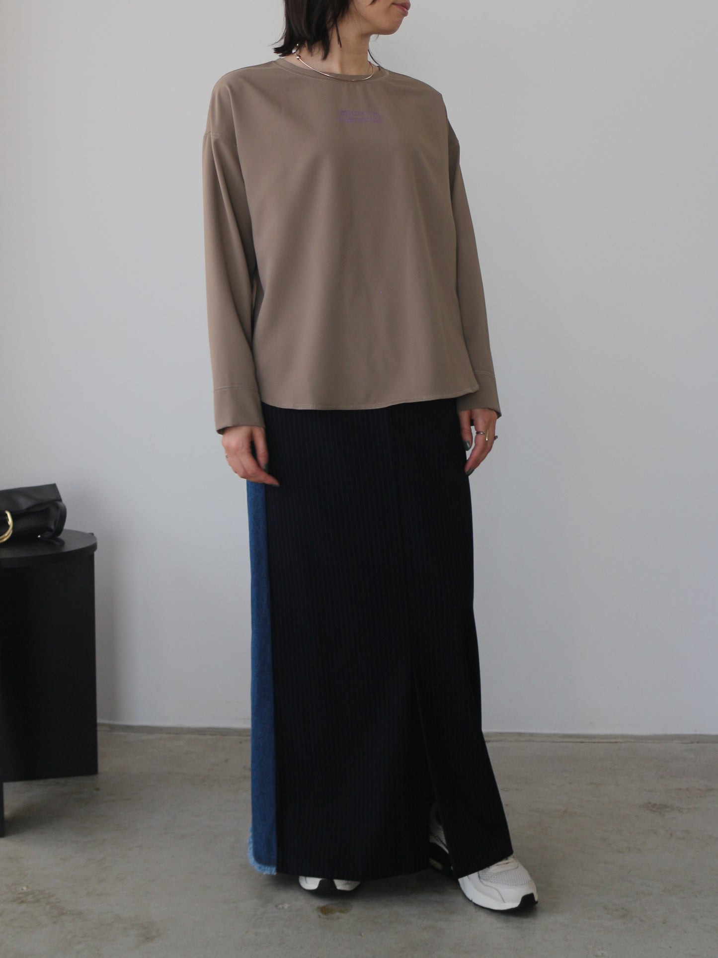 eru　2WAYロゴプリントプルオーバー