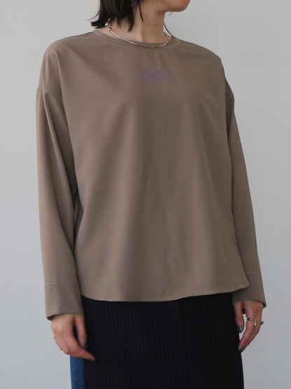 eru　2WAYロゴプリントプルオーバー