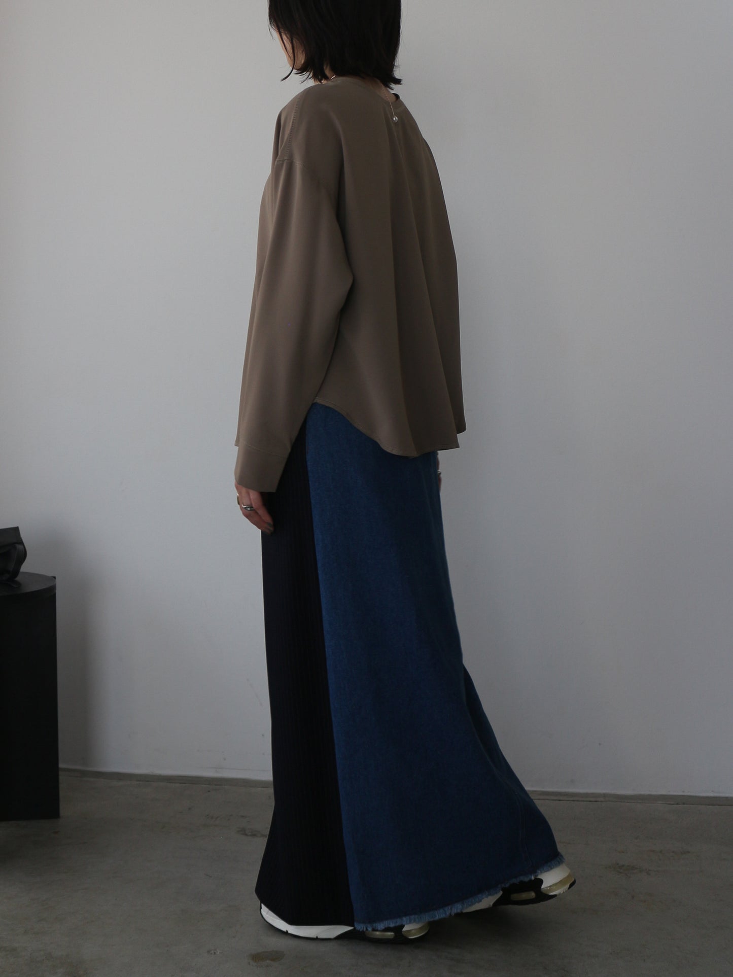 eru　2WAYロゴプリントプルオーバー