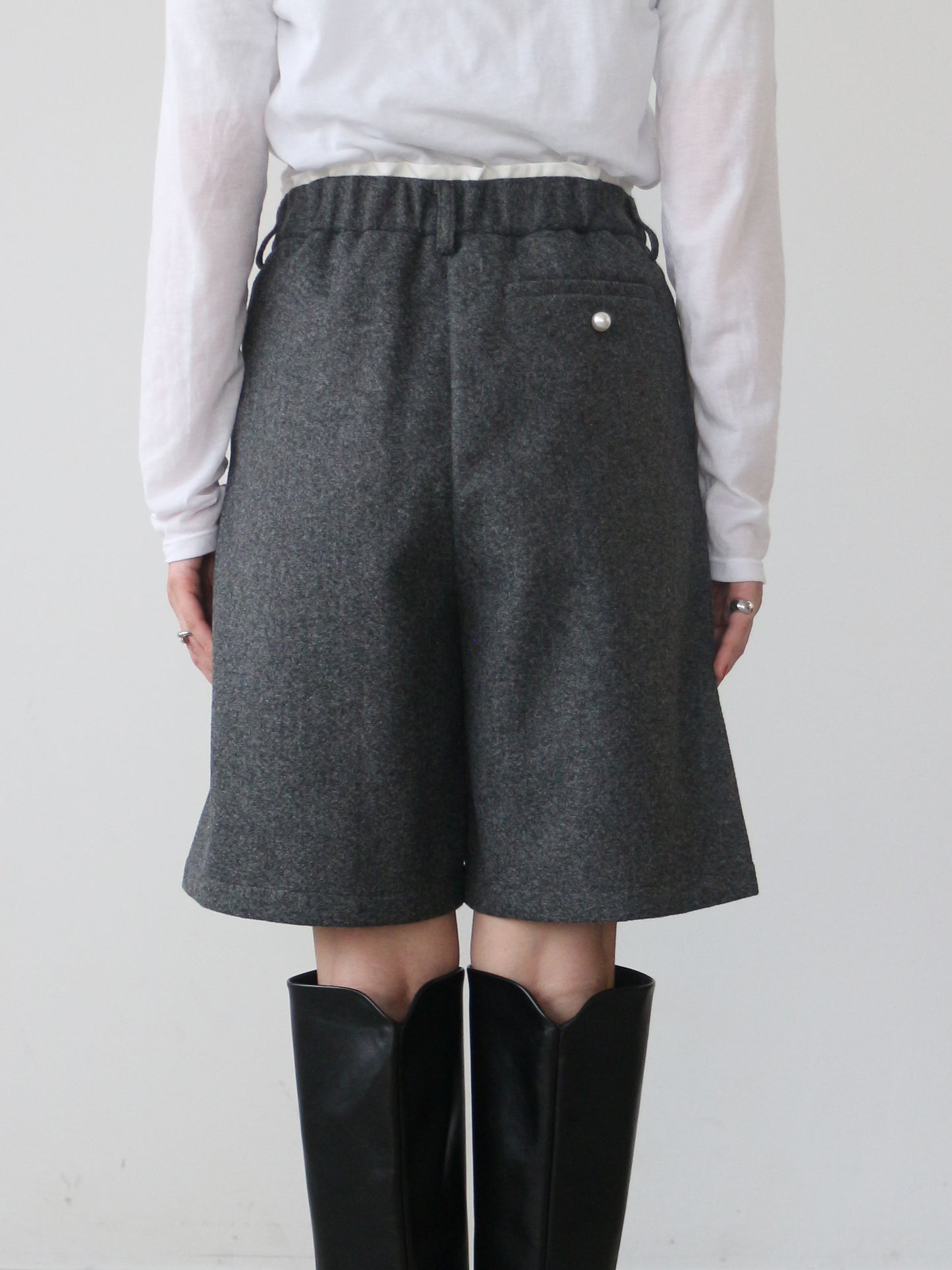 eru　タックハーフパンツ