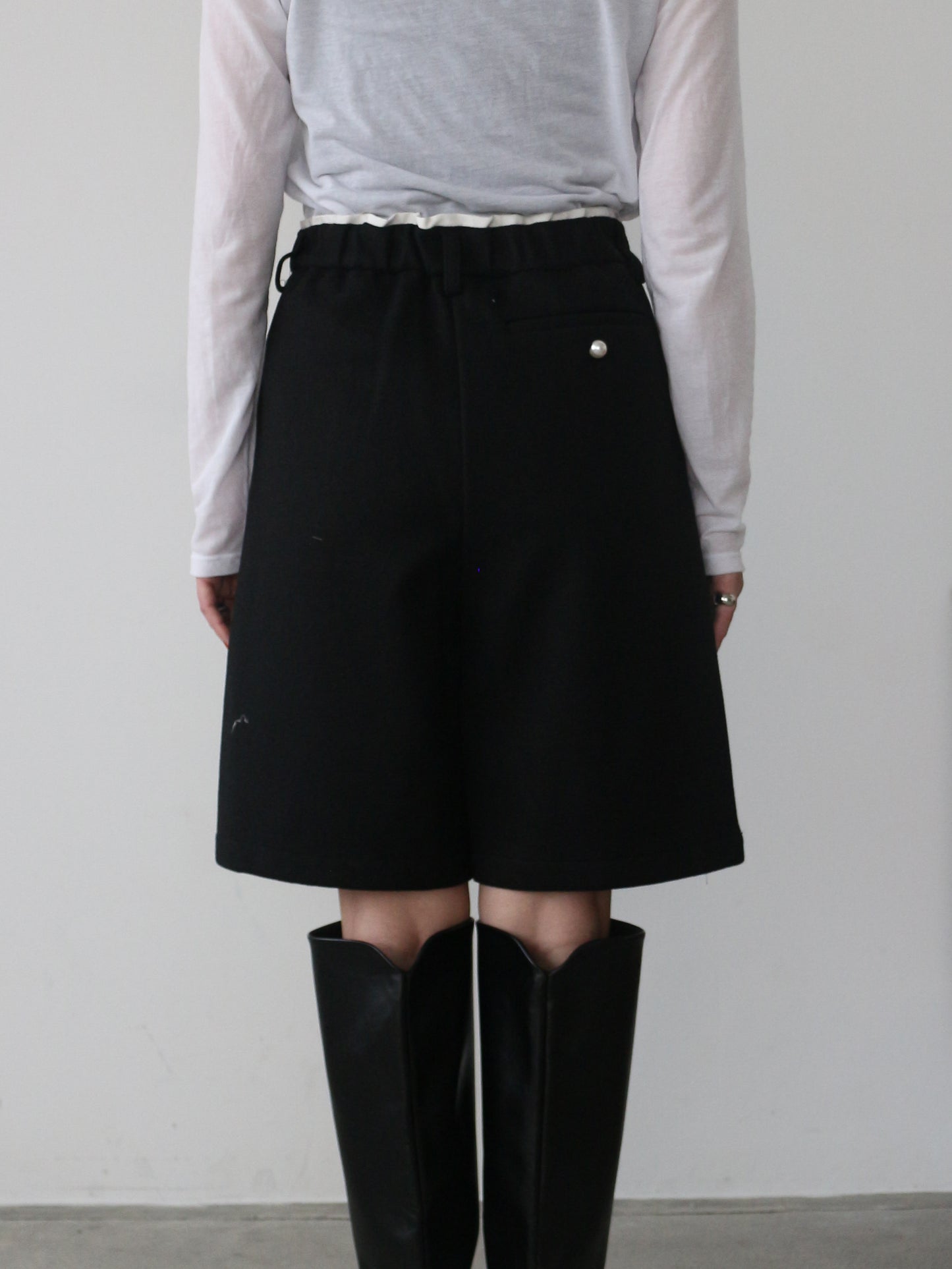 eru　タックハーフパンツ