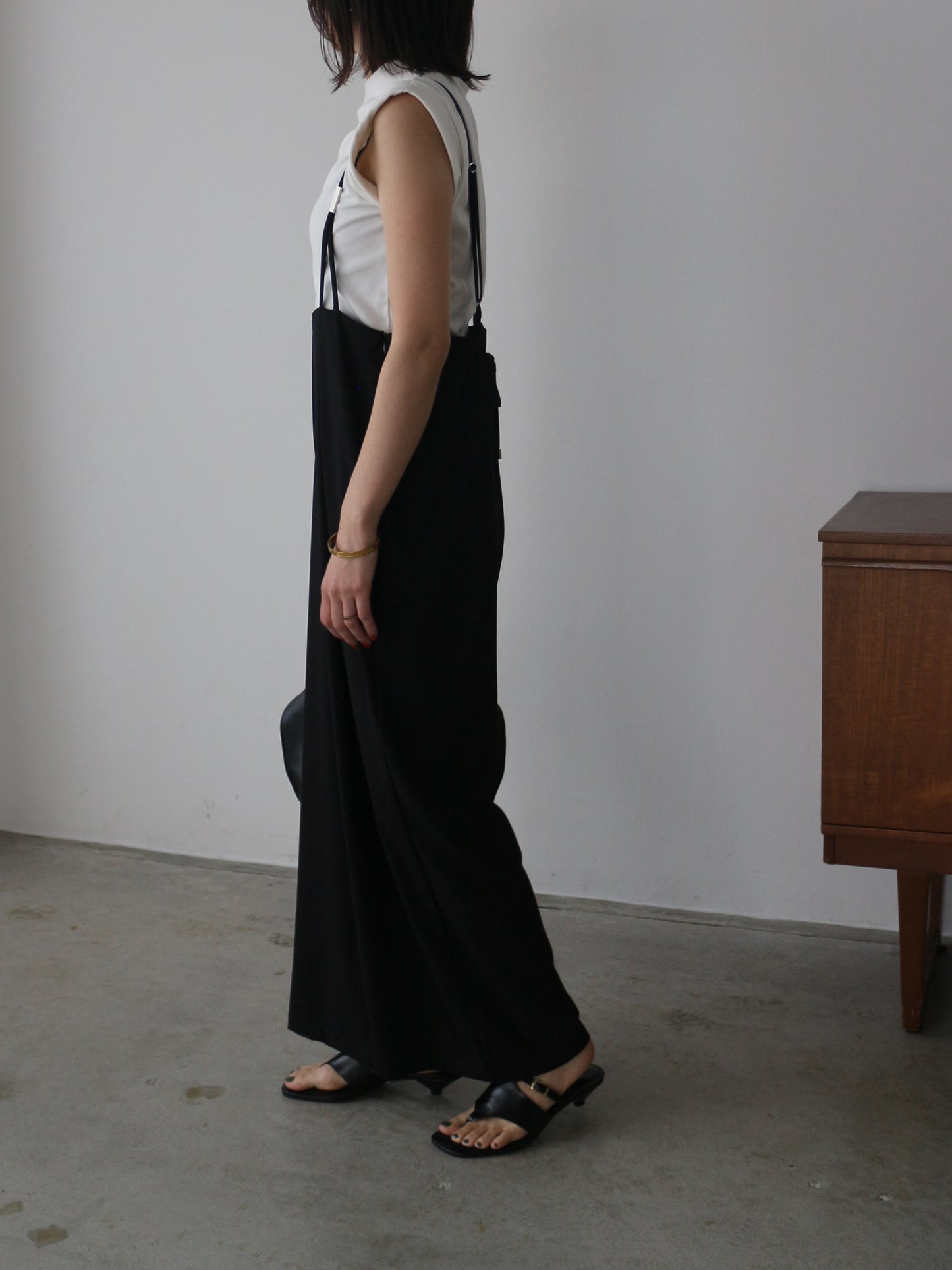 eru  バックギャザーサロペットパンツ