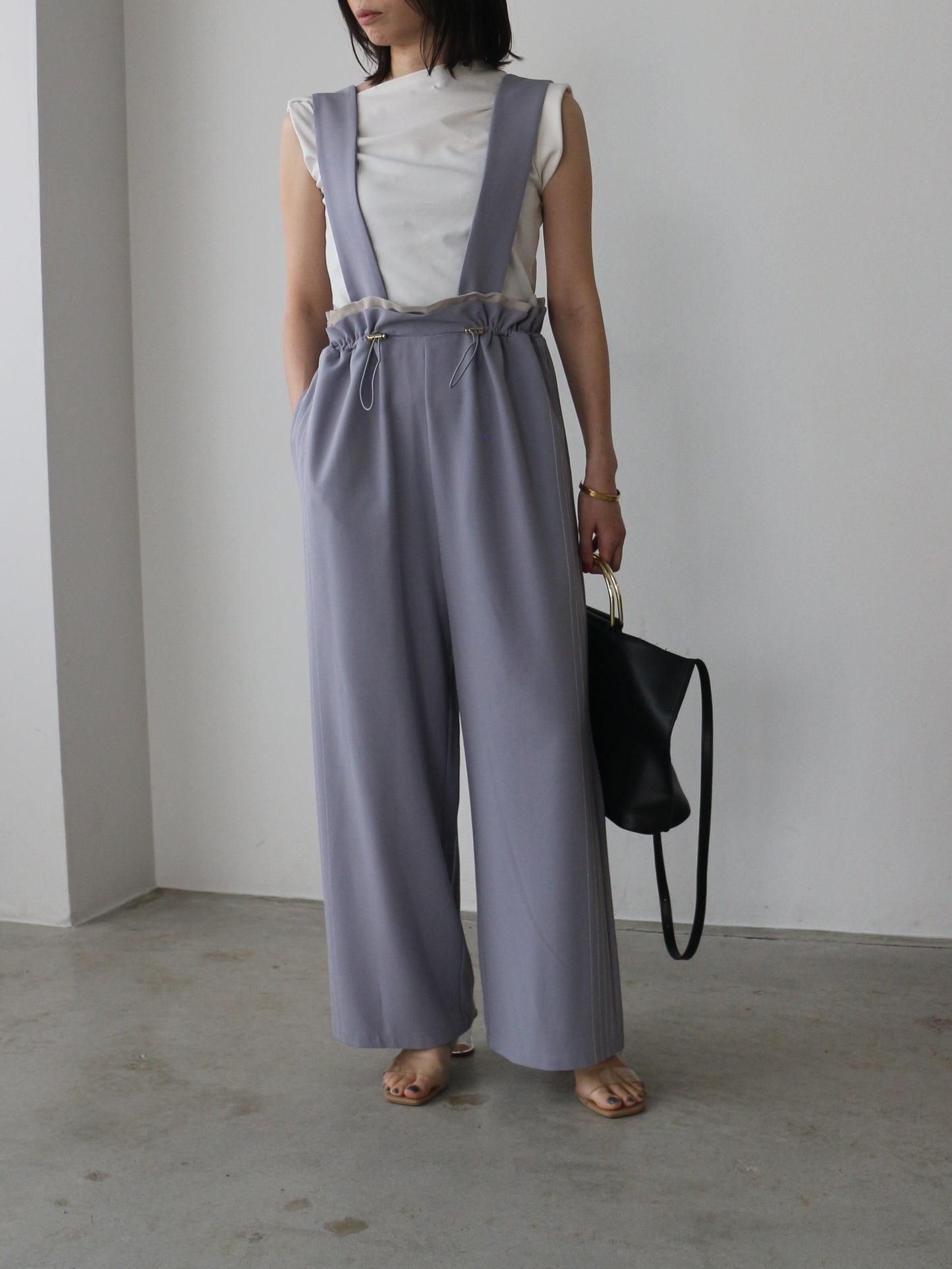 eru  バックギャザーサロペットパンツ