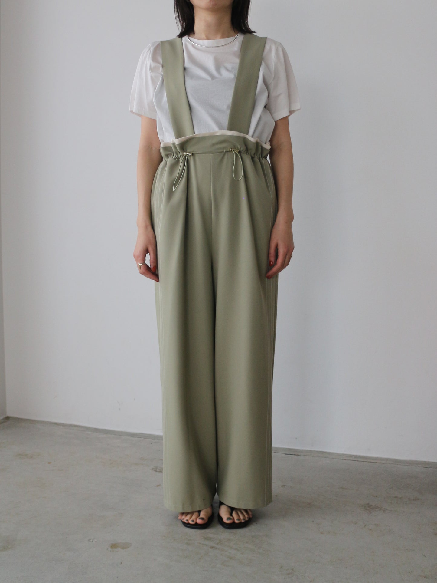 eru  バックギャザーサロペットパンツ