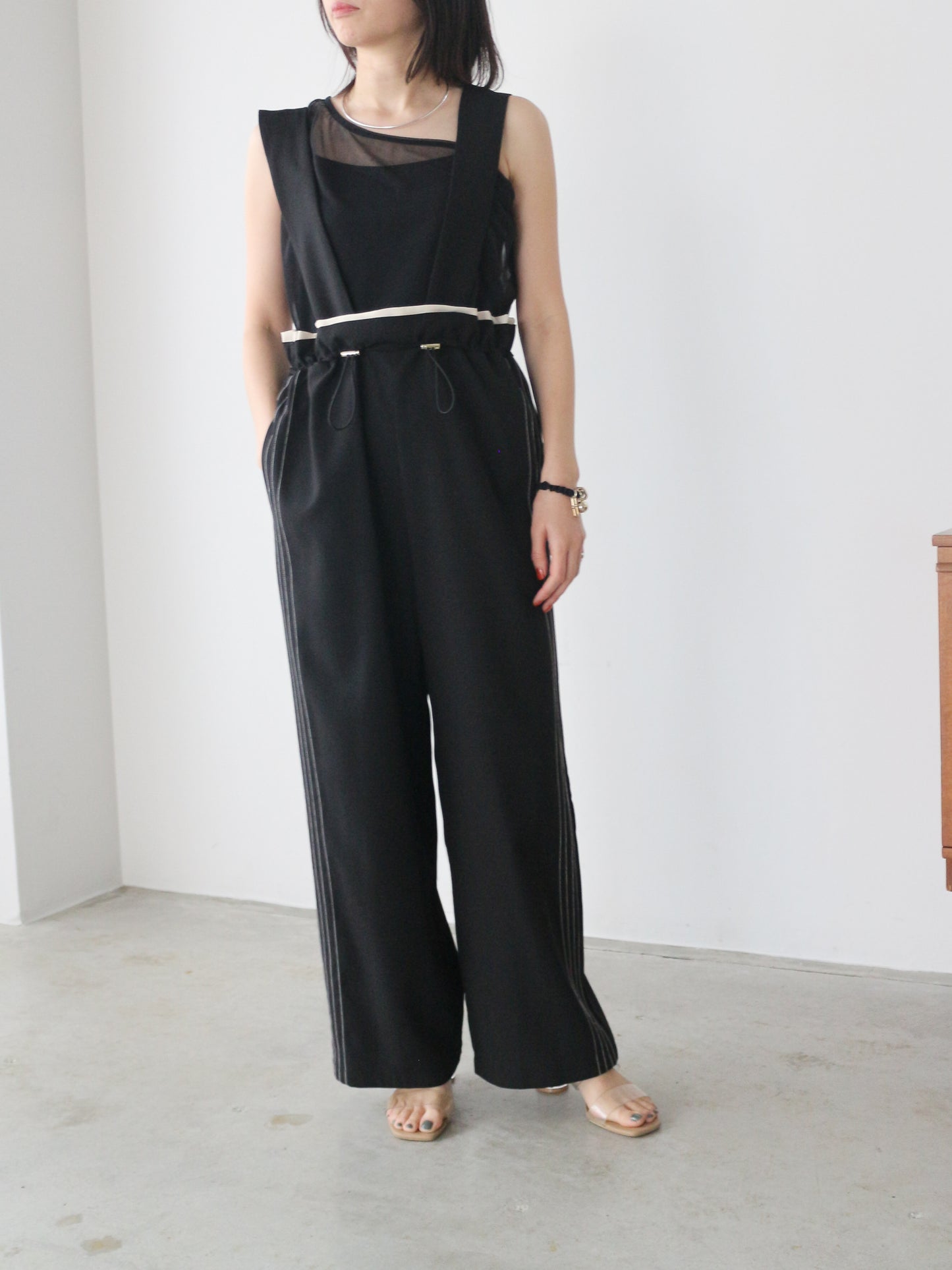 eru  バックギャザーサロペットパンツ