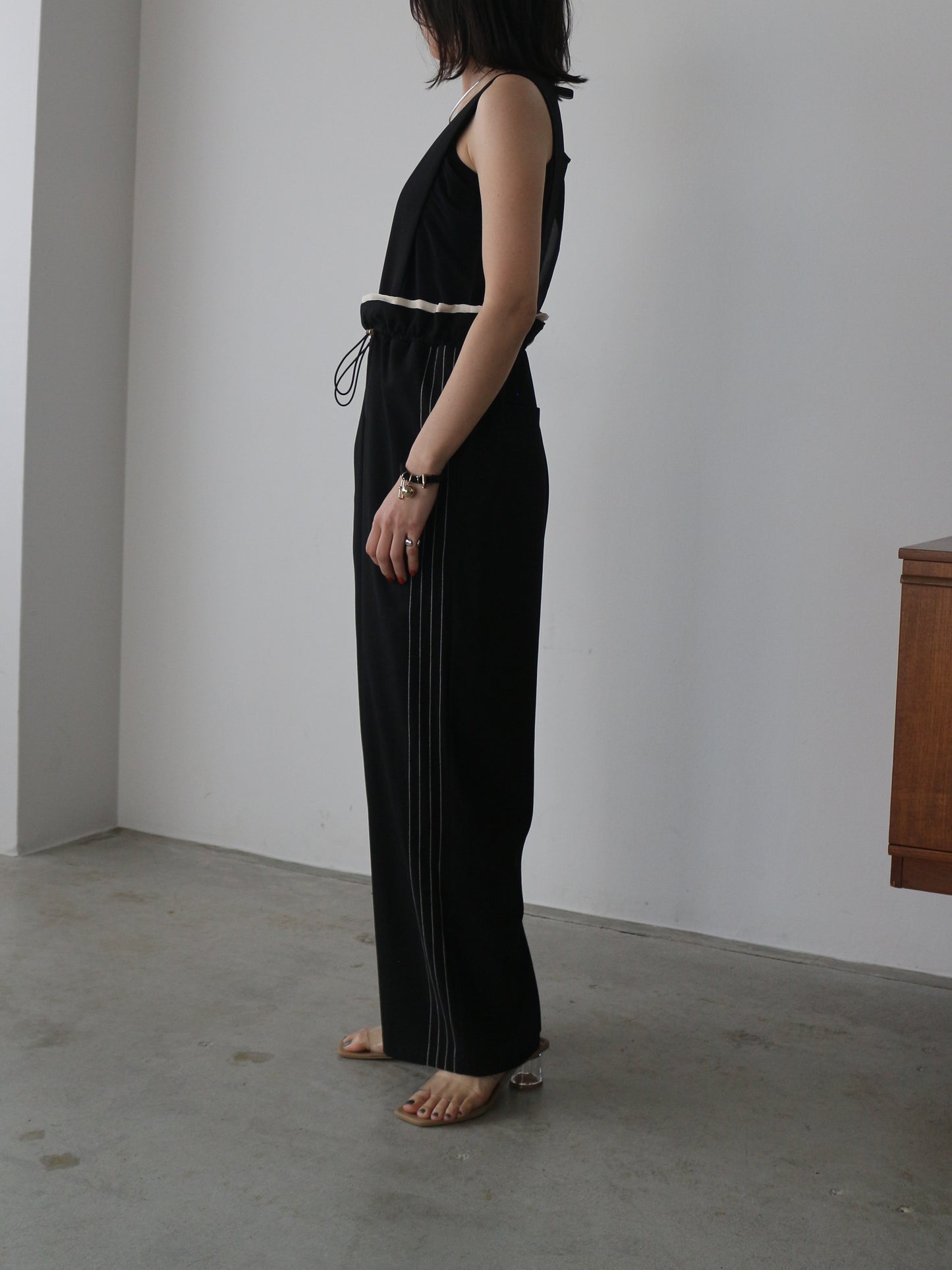 eru  バックギャザーサロペットパンツ