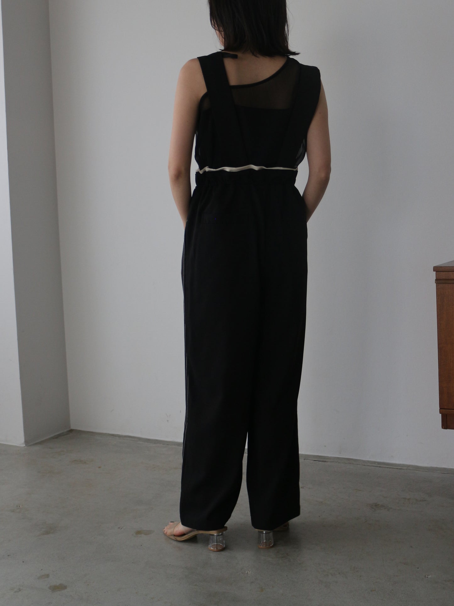 eru  バックギャザーサロペットパンツ