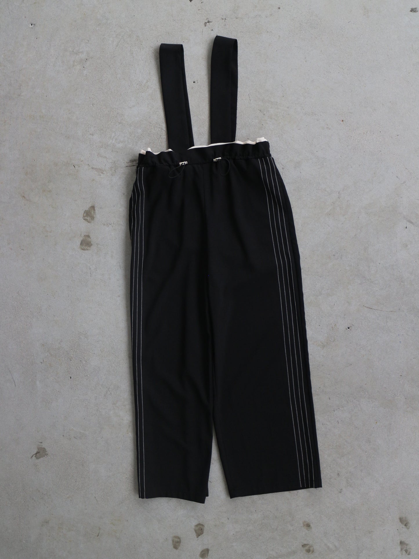 eru  バックギャザーサロペットパンツ