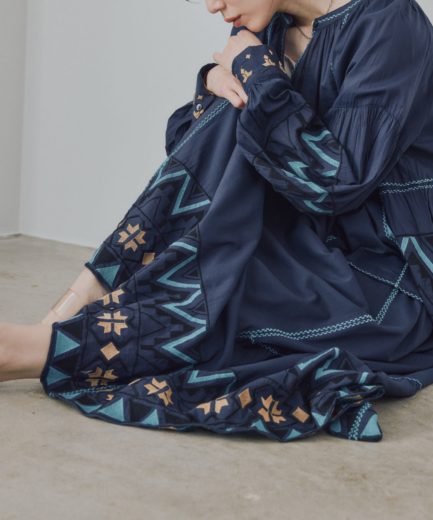 Pqran　カラー刺繍スカート