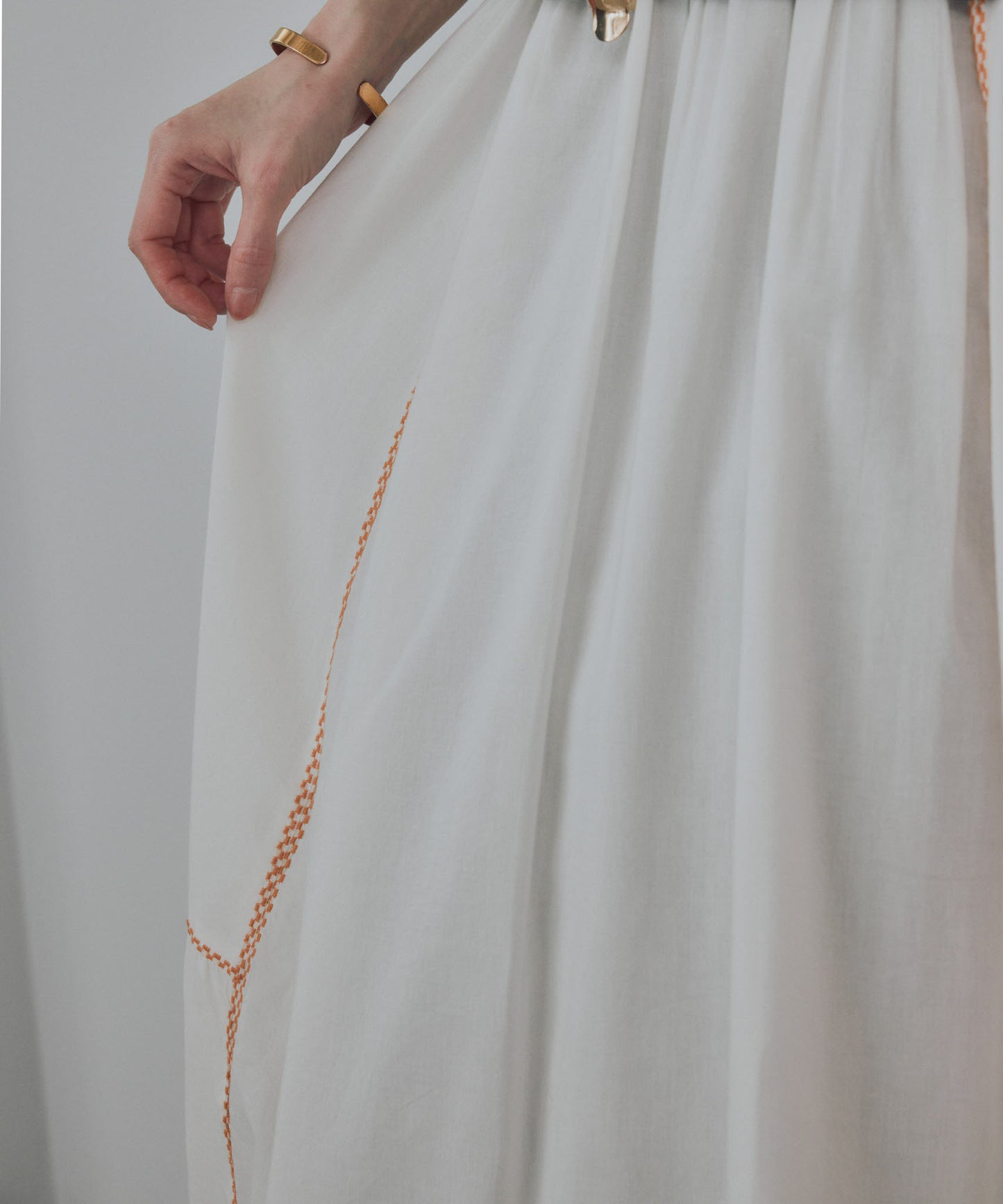 Pqran　カラー刺繍スカート
