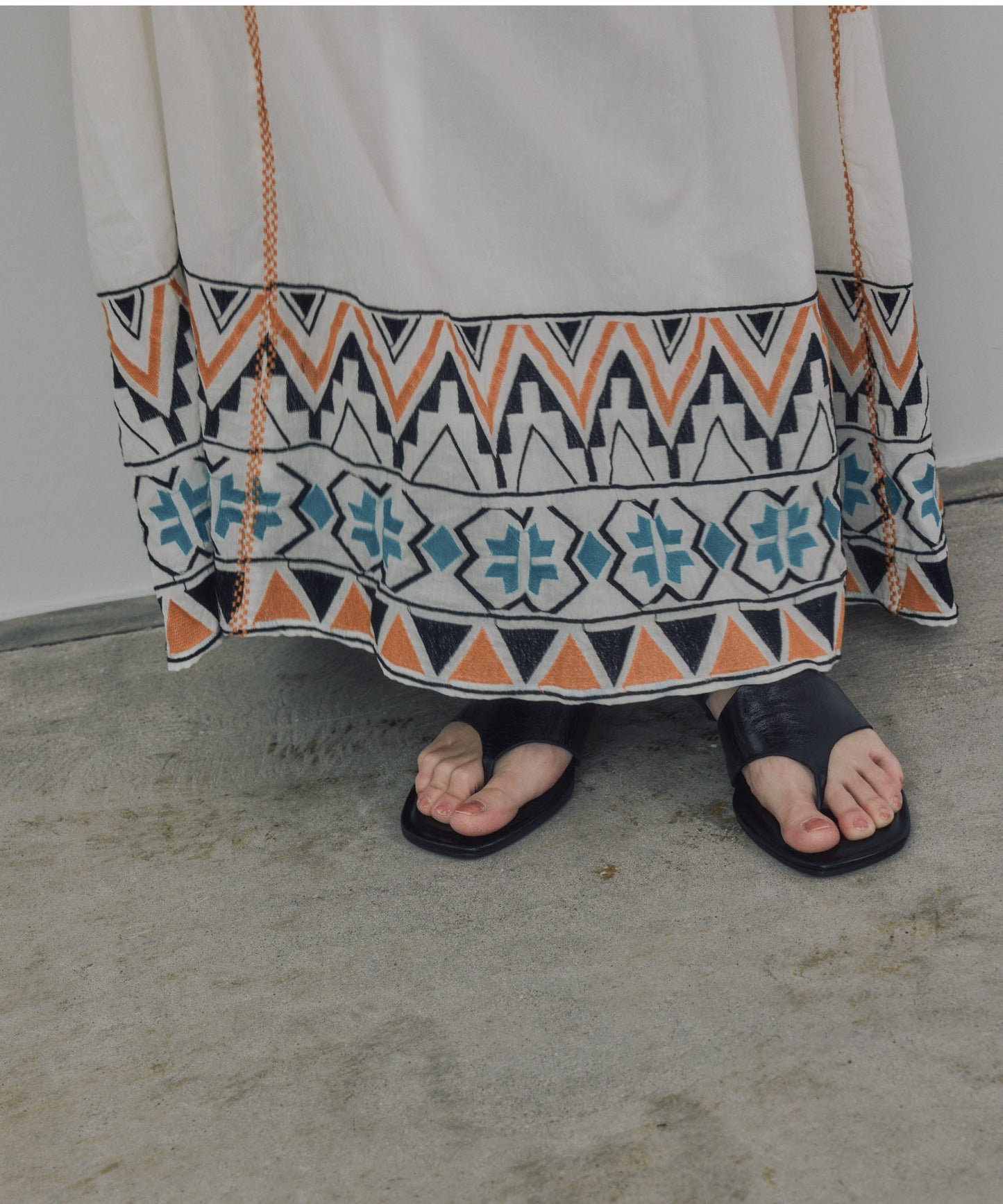 Pqran　カラー刺繍スカート